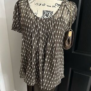 Banana Republic Brown and White Patterned Blouse